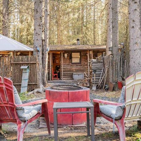 Rustic Cozy Cabin With Hot Tub Bragg Creek Exteriör bild