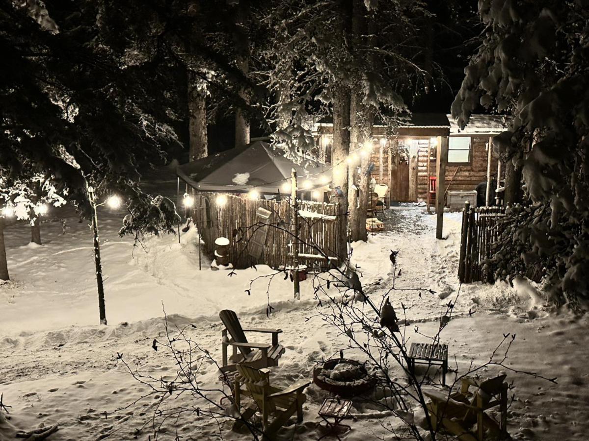 Rustic Cozy Cabin With Hot Tub Bragg Creek Exteriör bild