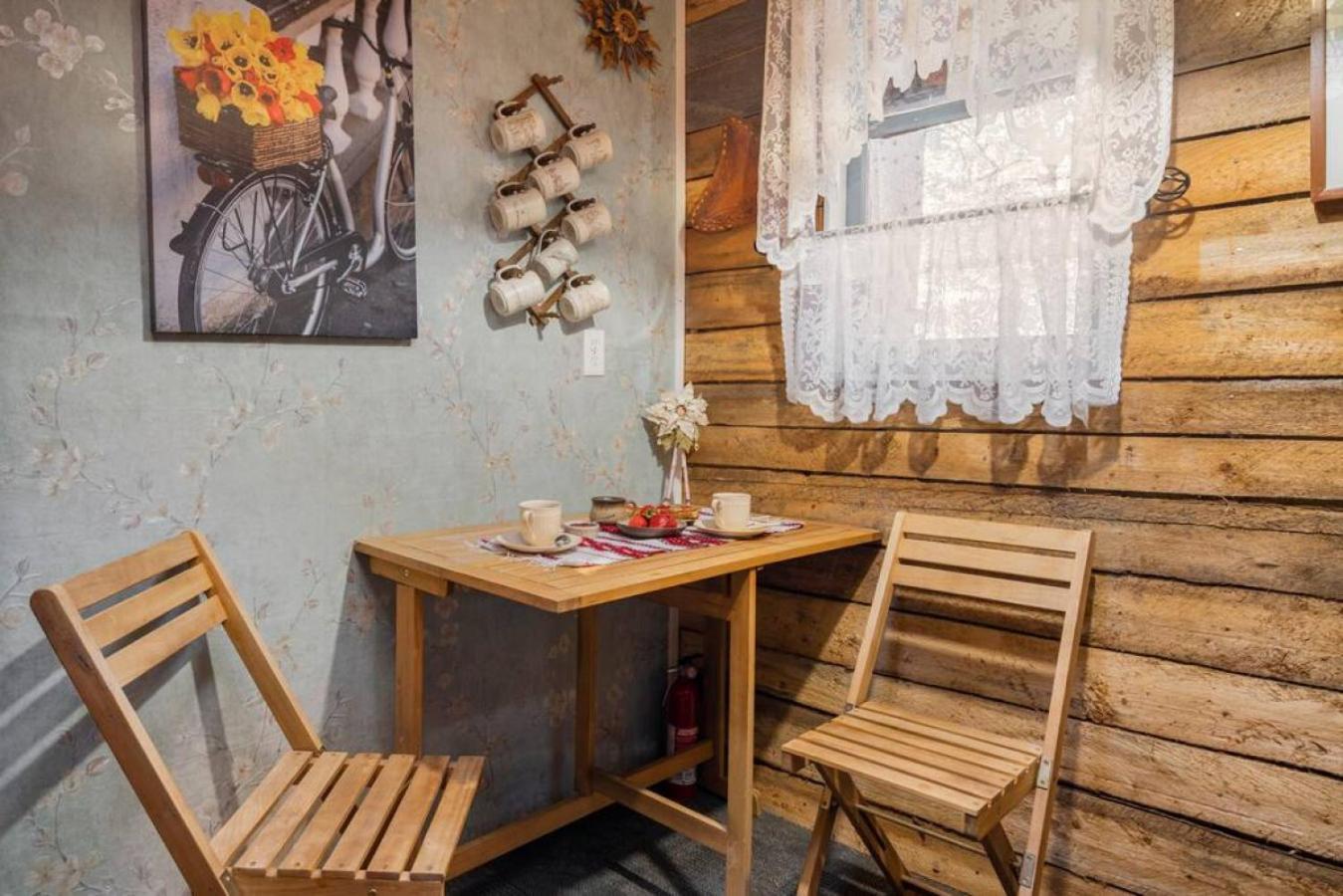 Rustic Cozy Cabin With Hot Tub Bragg Creek Exteriör bild