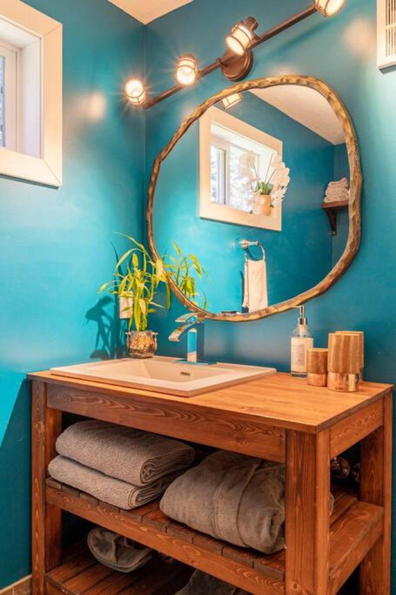 Rustic Cozy Cabin With Hot Tub Bragg Creek Exteriör bild